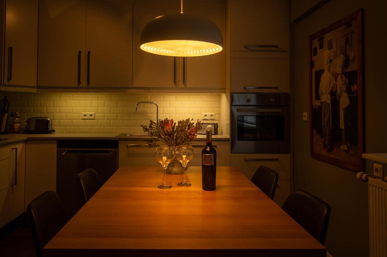 Old Town Modern Apartment อาคูเรย์รี ภายนอก รูปภาพ