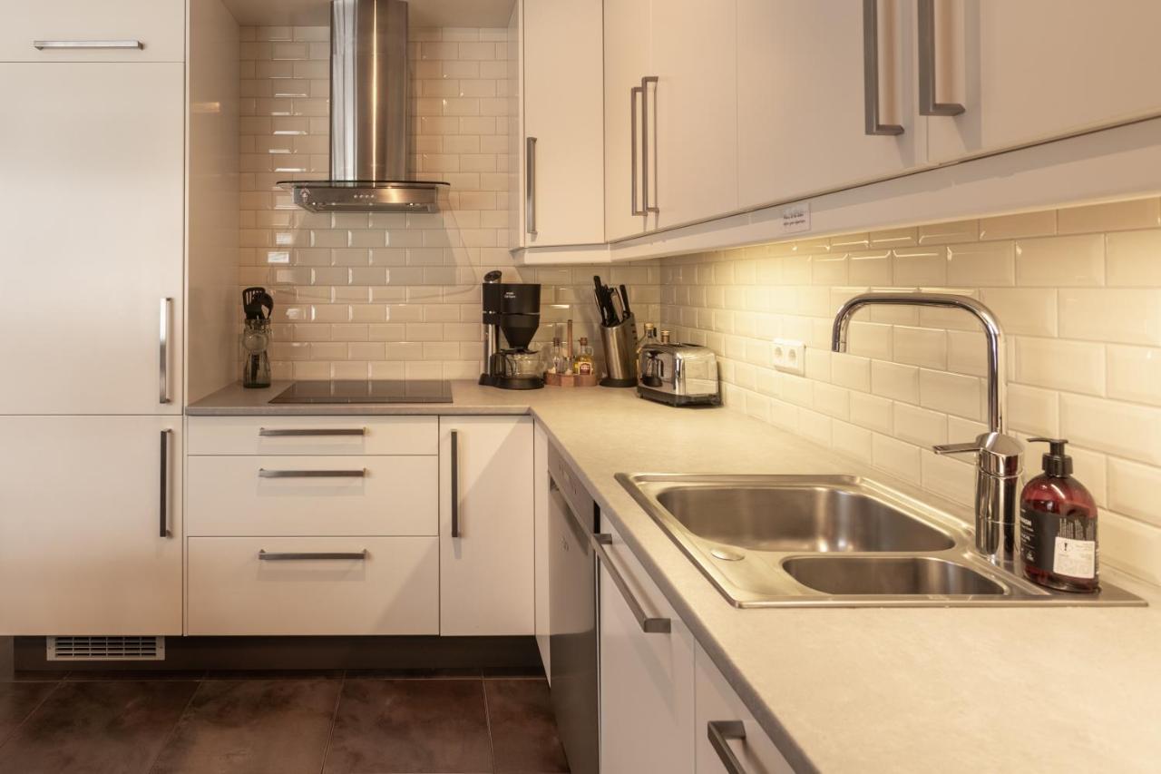 Old Town Modern Apartment อาคูเรย์รี ภายนอก รูปภาพ